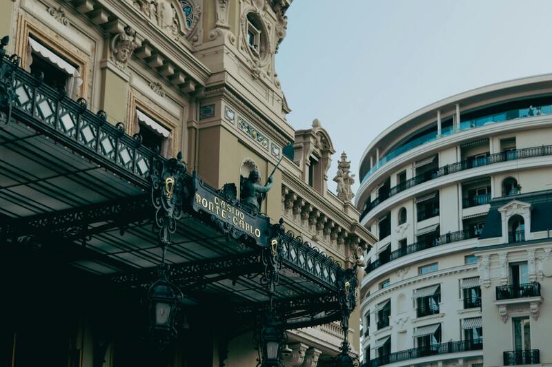 Blackjack Vai Poker: Kumman Peli Tarjoaa Paremmat Voittomahdollisuudet? - Kasino_opas